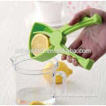 CY143 Lemon juicer clip fruit juice maker Lemon/Orange sprayer Manual Lazy Orange Reamer